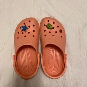 light coral crocs